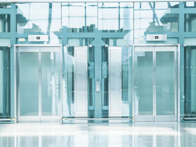 transparent-elevator-underground-passage